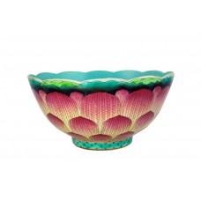 1060  A Qianlong Fengcai lotus bowl 